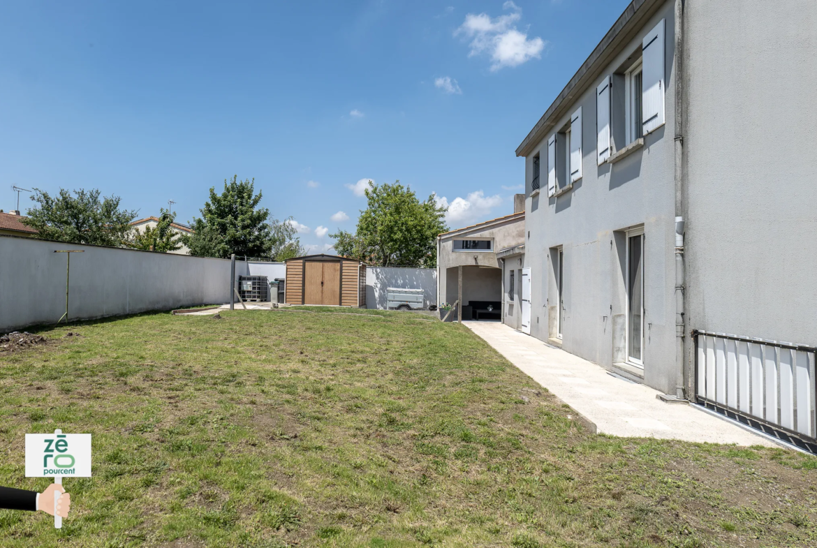 Maison Familiale à Treize Septiers avec Jardin 