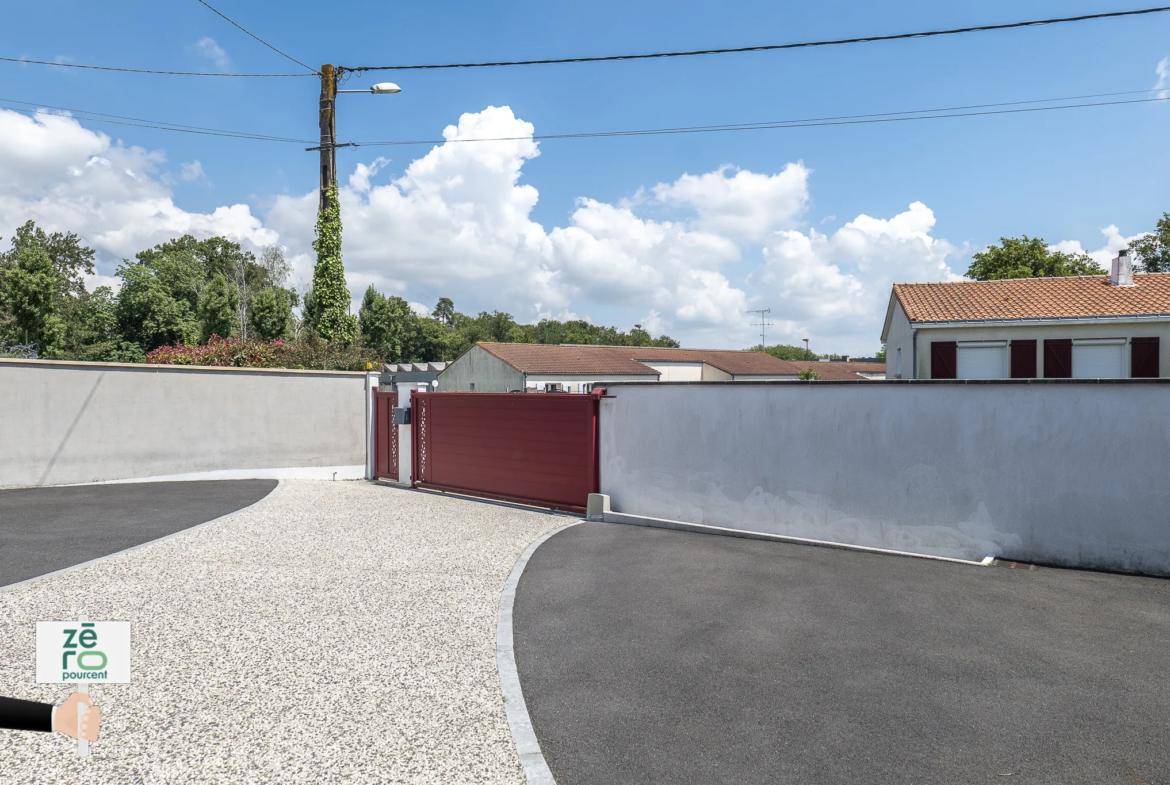 Maison Familiale à Treize Septiers avec Jardin 