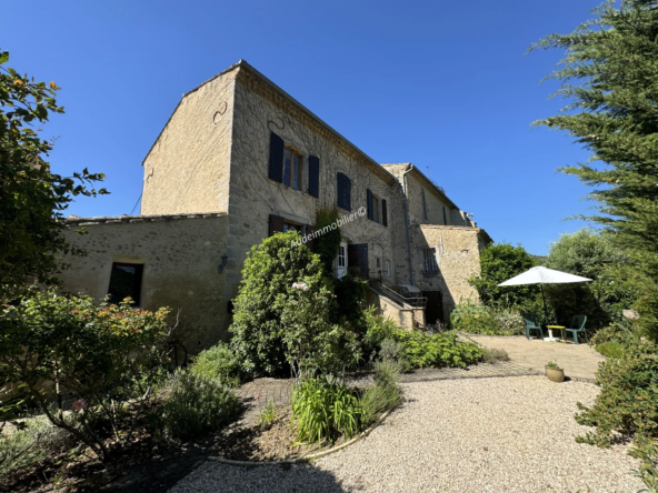 Ancien presbytère avec jardin et vue panoramique à St Hilaire