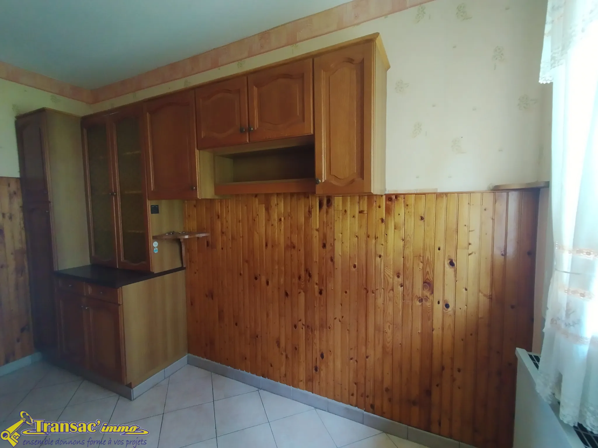 Family House with 4 Bedrooms in Celles sur Durolle 