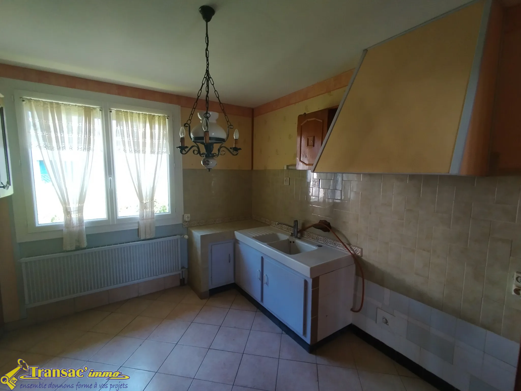 Family House with 4 Bedrooms in Celles sur Durolle 