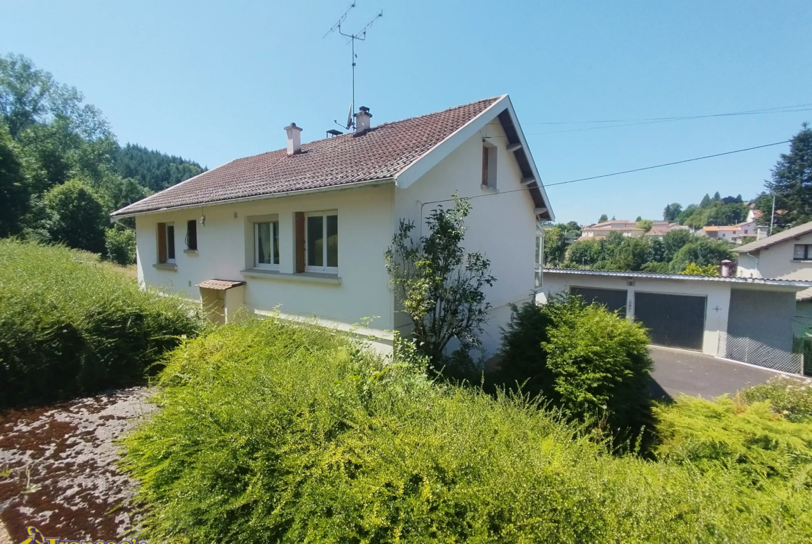 Family House with 4 Bedrooms in Celles sur Durolle 