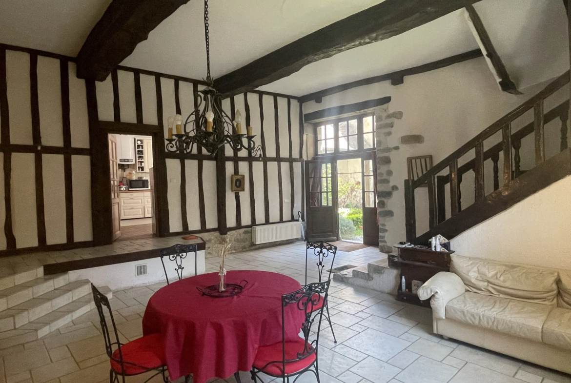 Maison ancienne avec jardin à Semur en Auxois 