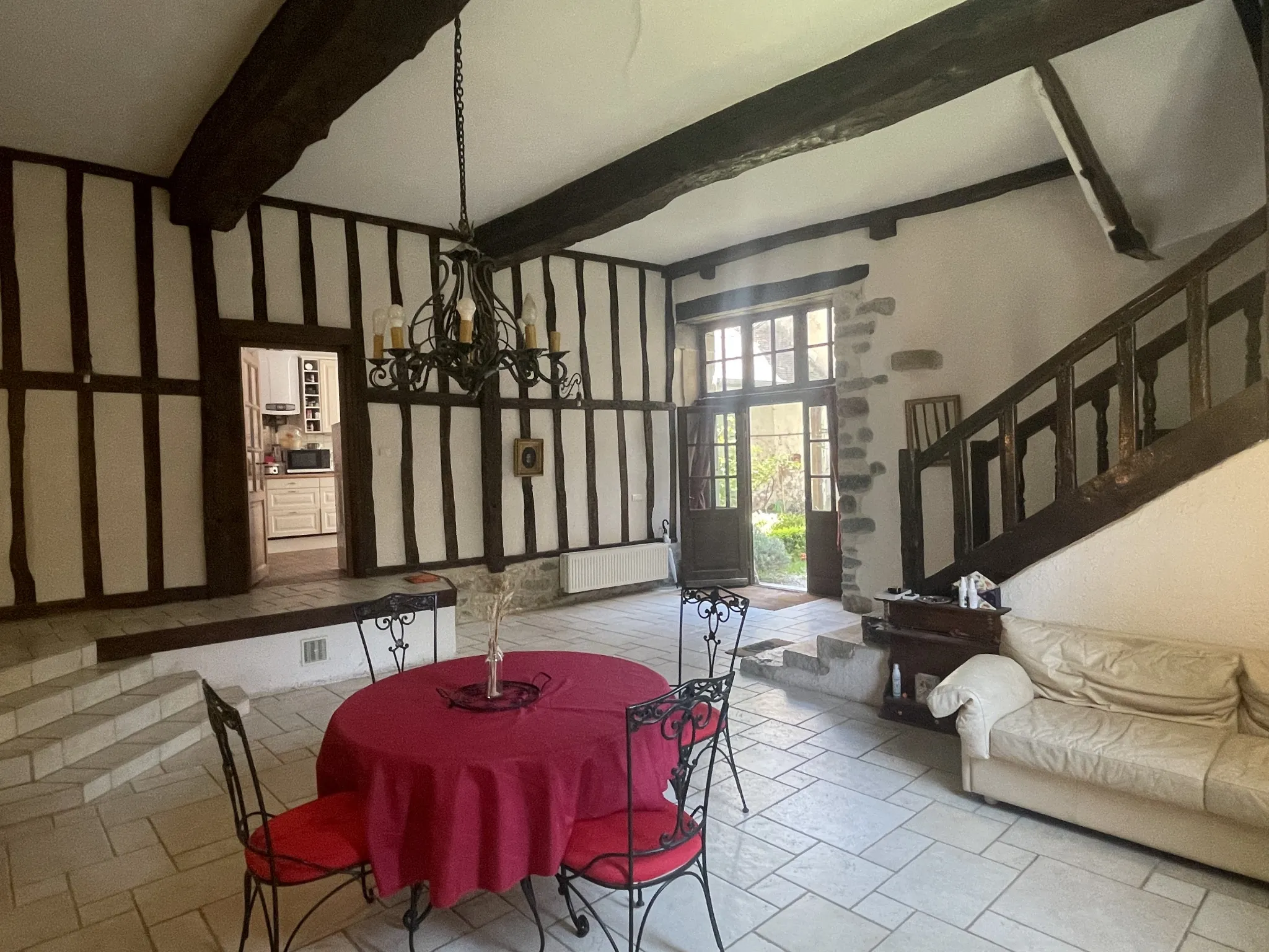 Maison ancienne avec jardin à Semur en Auxois 