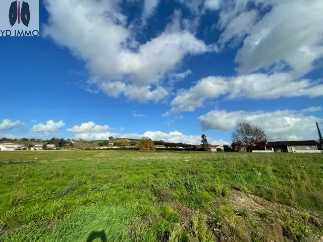 Terrain plat viabilisé proche des commodités à St maixant 