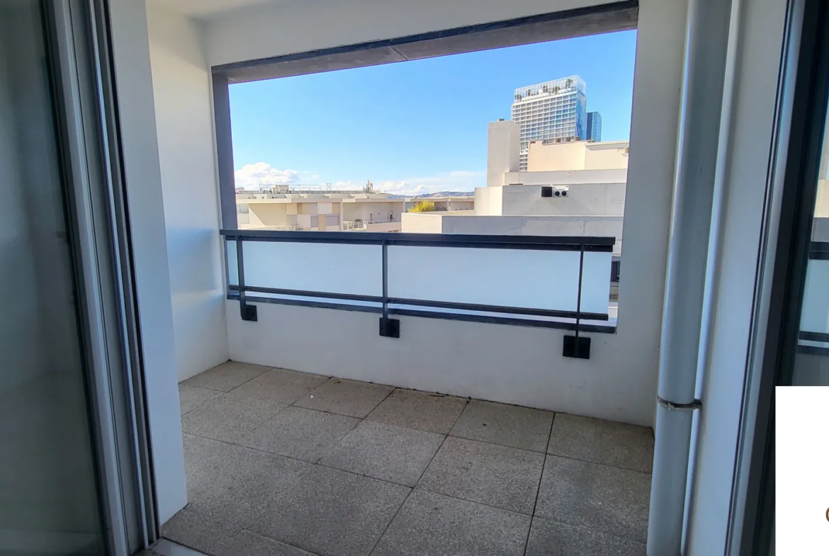 Appartement T2 + Terrasse à Marseille 