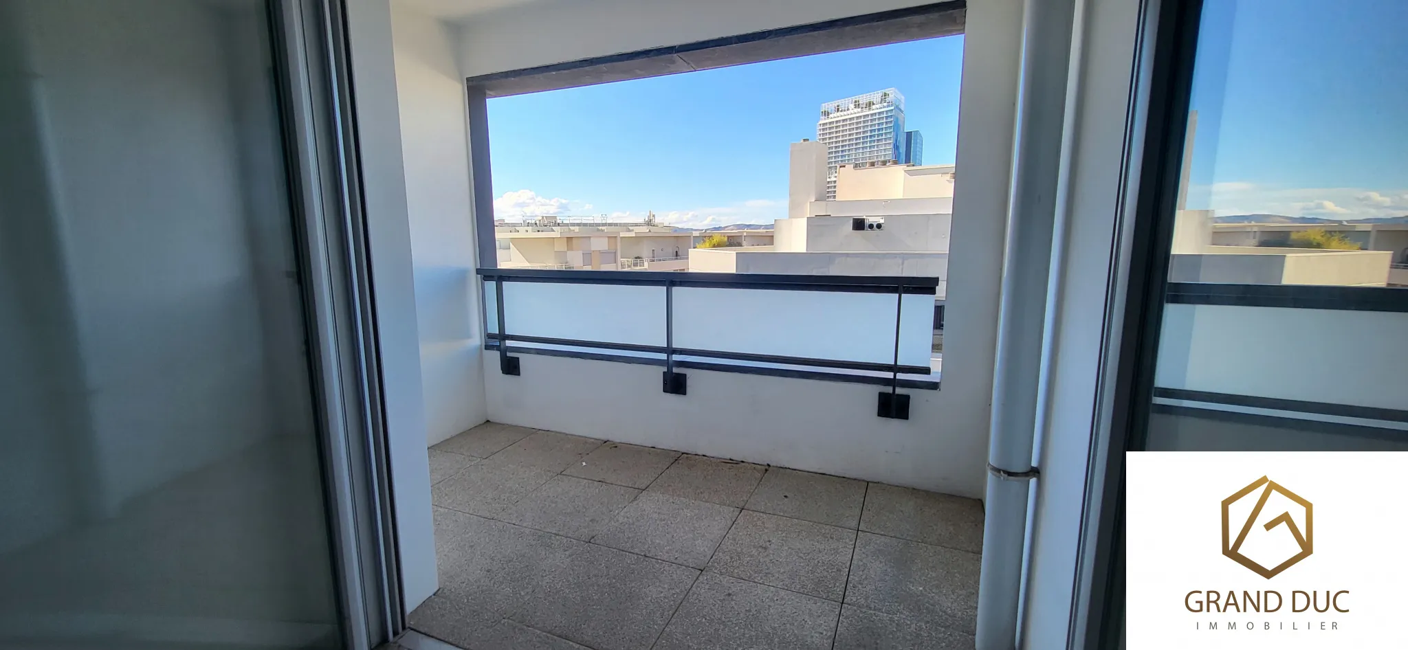 Appartement T2 + Terrasse à Marseille 