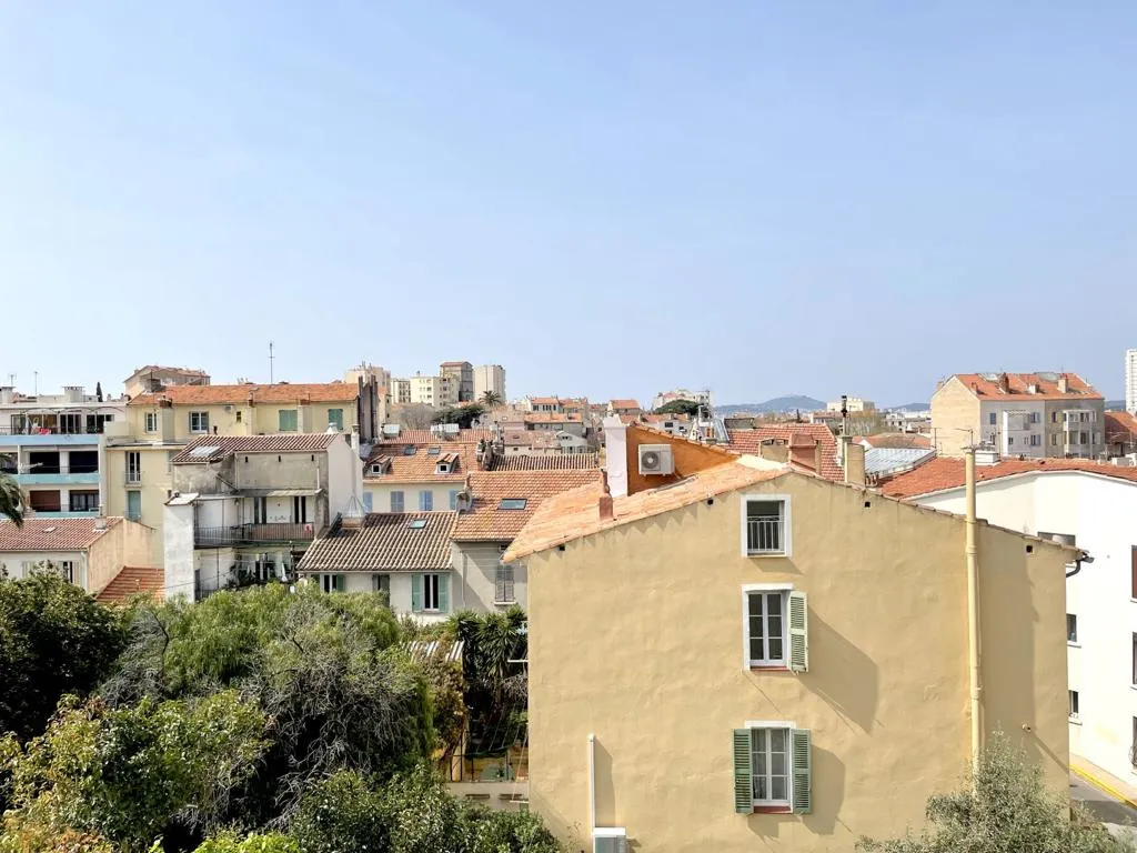 Appartement T2 à Toulon - Mourillon avec belle vue dégagée 