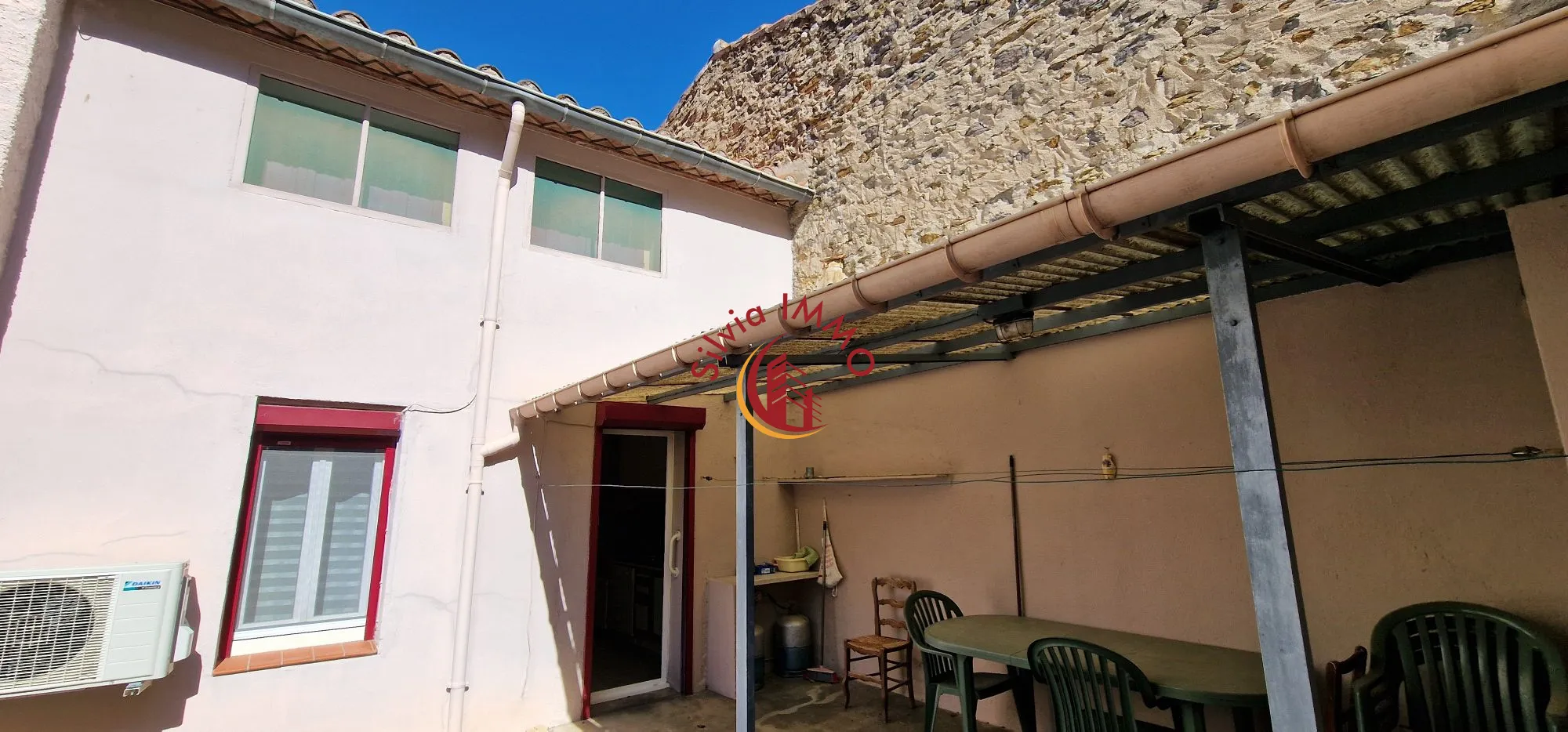 Maison de Village à Tautavel avec Terrasse et Garage 