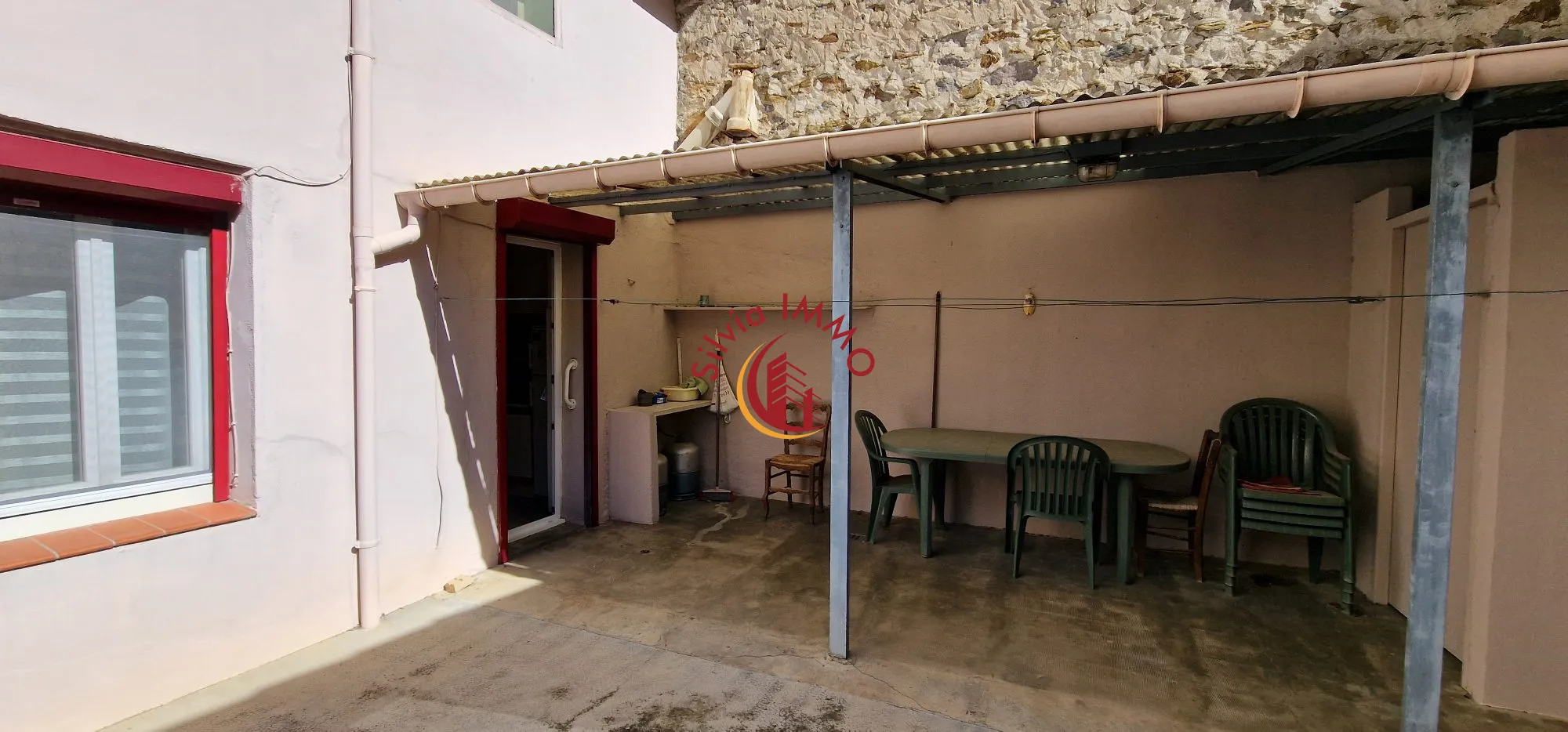 Maison de Village à Tautavel avec Terrasse et Garage 