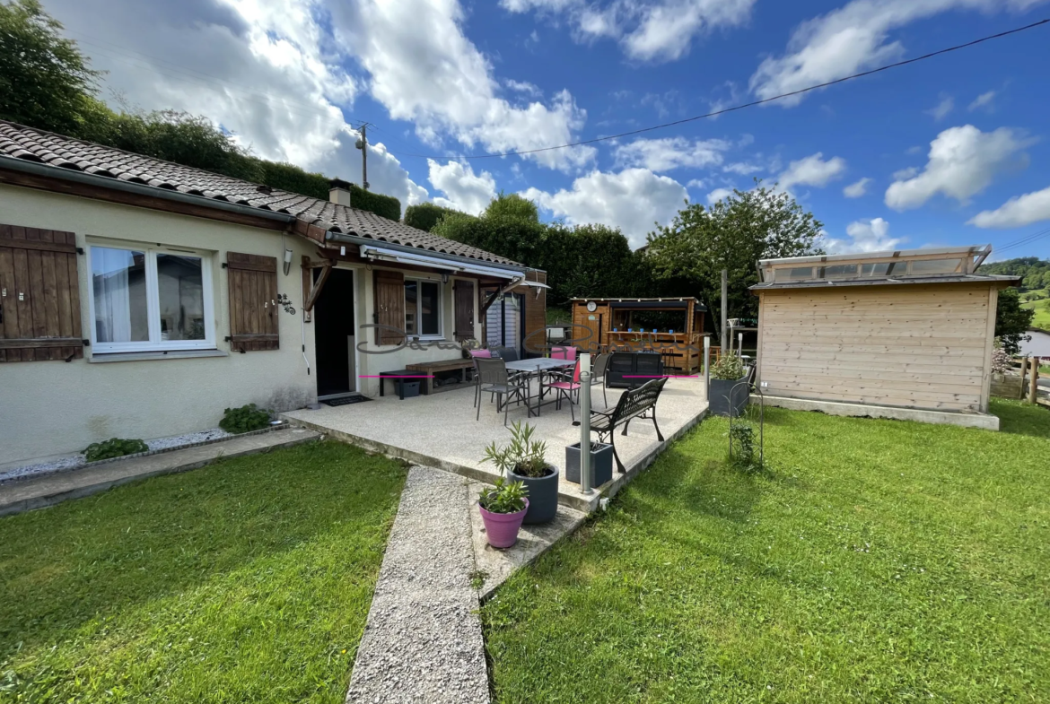 Villa de plain pied avec terrain attenant et piscine hors sol à Amplepuis 