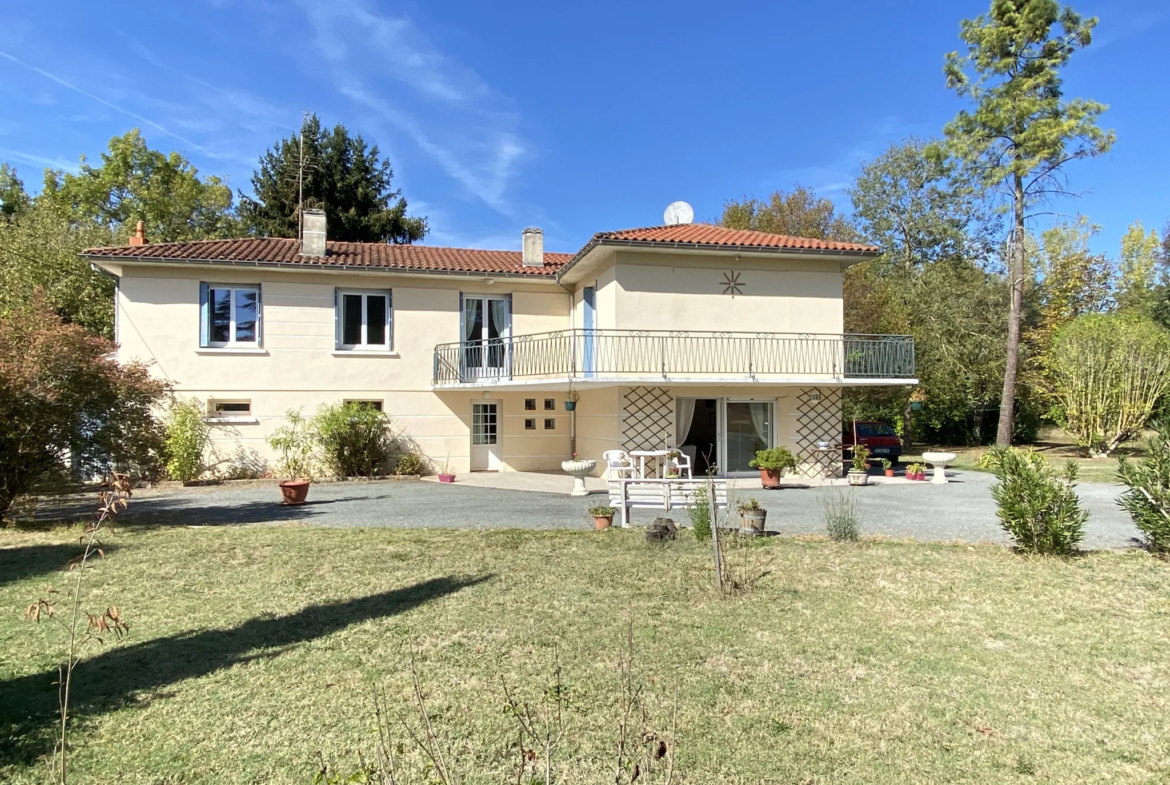 Maison 5 chambres avec piscine à Penne d'Agenais 