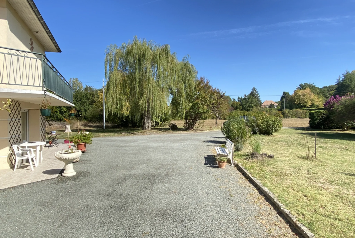 Maison 5 chambres avec piscine à Penne d'Agenais 