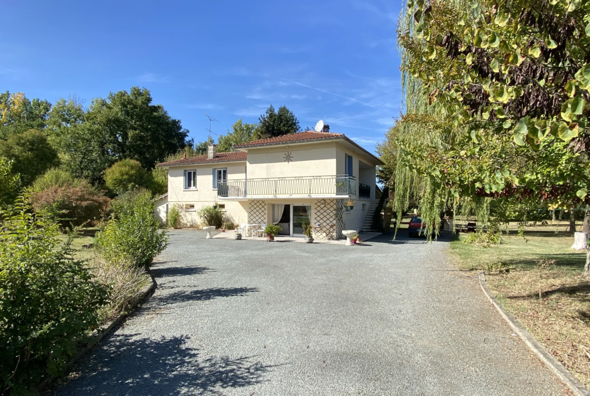 Maison 5 chambres avec piscine à Penne d'Agenais 