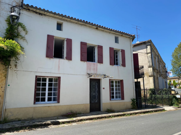 Belle maison de village à Lacapelle Biron avec cour privée