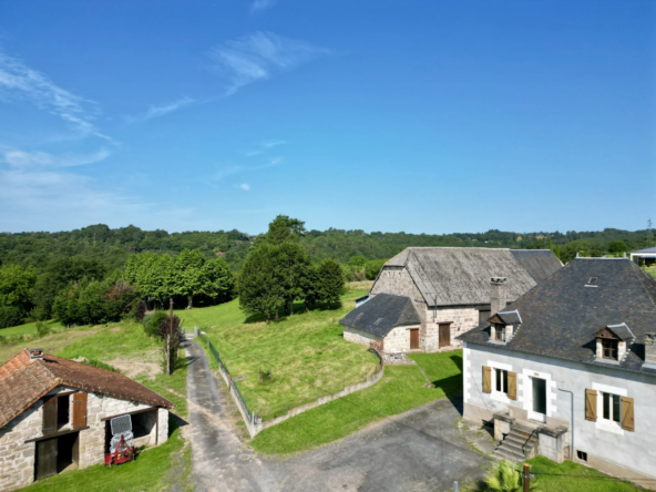 Propriété de caractère avec maison et grange à Malemort sur Corrèze