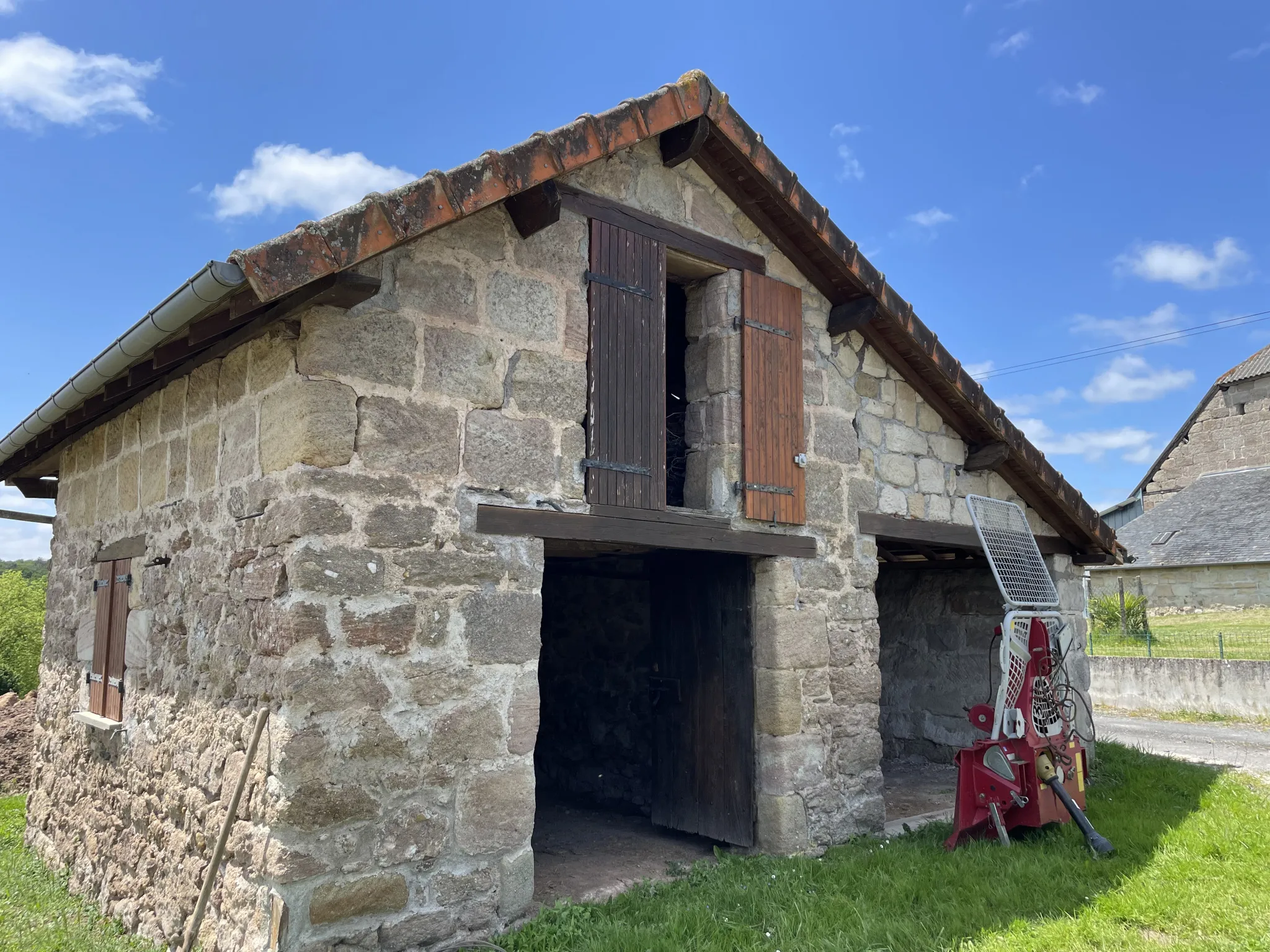 Propriété de caractère avec maison et grange à Malemort sur Corrèze 