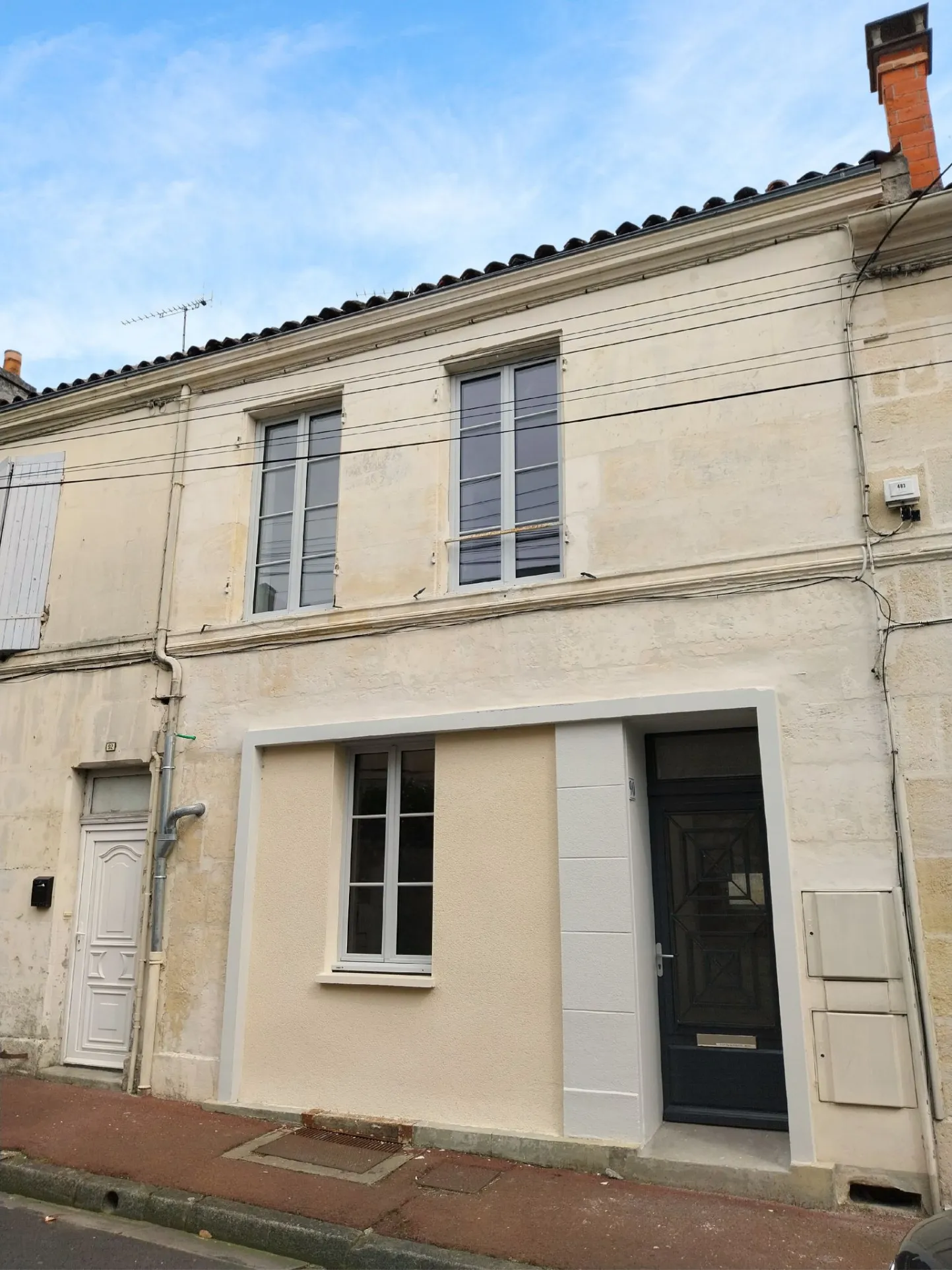 Maison de ville rénovée avec cour à Cognac 