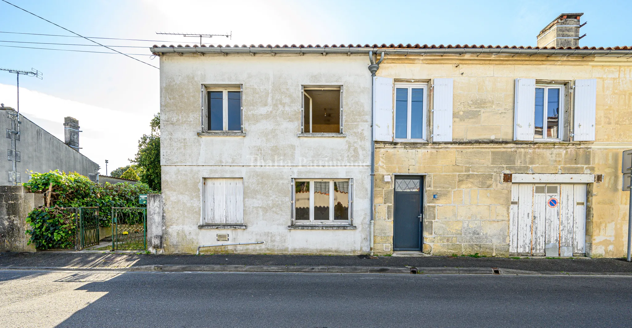 Maison de ville proche du centre-ville de Cognac à rafraîchir 