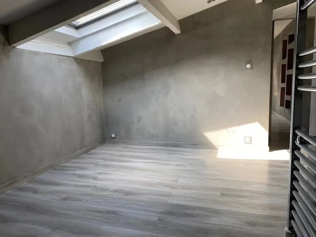 Appartement T3 en Duplex à Vendre sur le Puy Sainte Réparade 