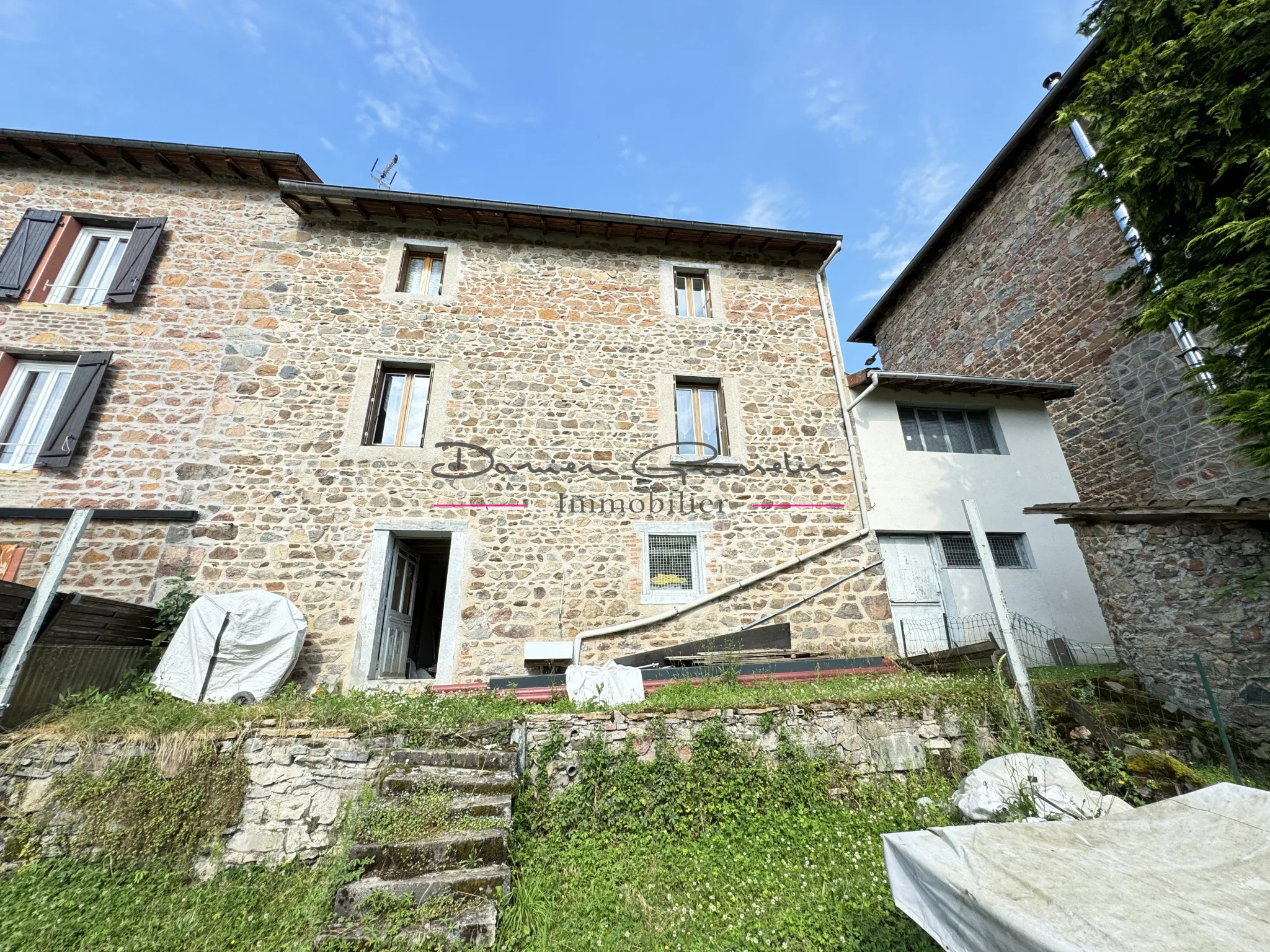 Maison de ville à Amplepuis avec jardin 