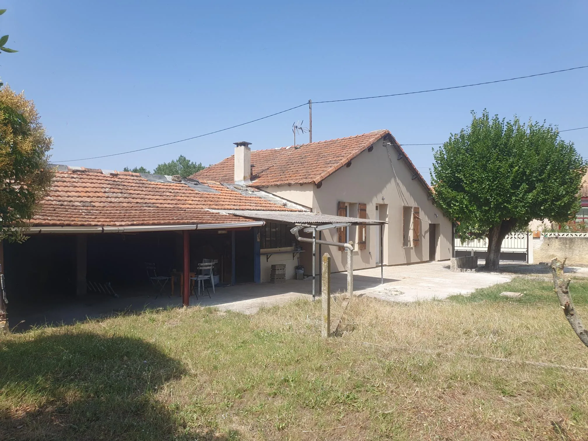 Maison de plain-pied rénovée avec 2 chambres à Orange 