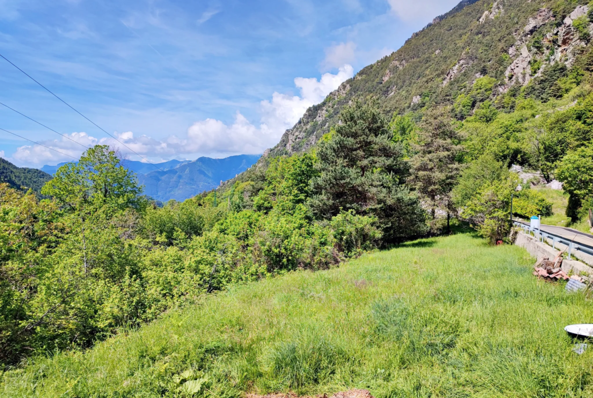 Terrain avec Grange à Belvédère (06450) 