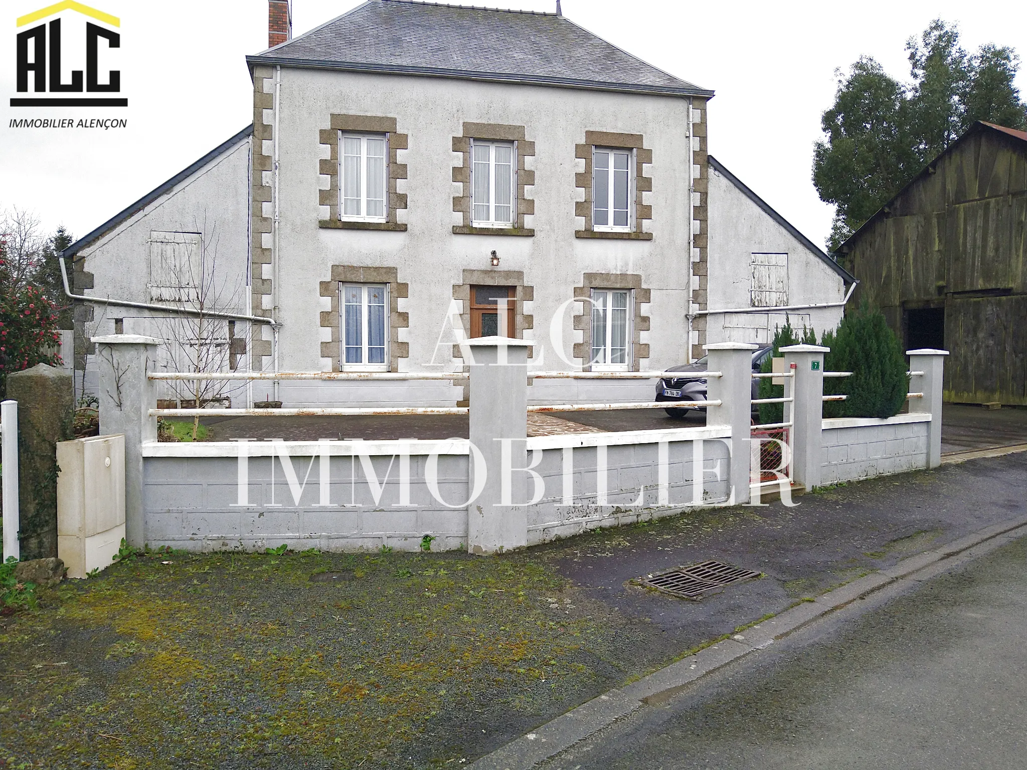 À vendre : Maison de Bourg de 112,13 m² à restaurer à St Aubin du Désert 