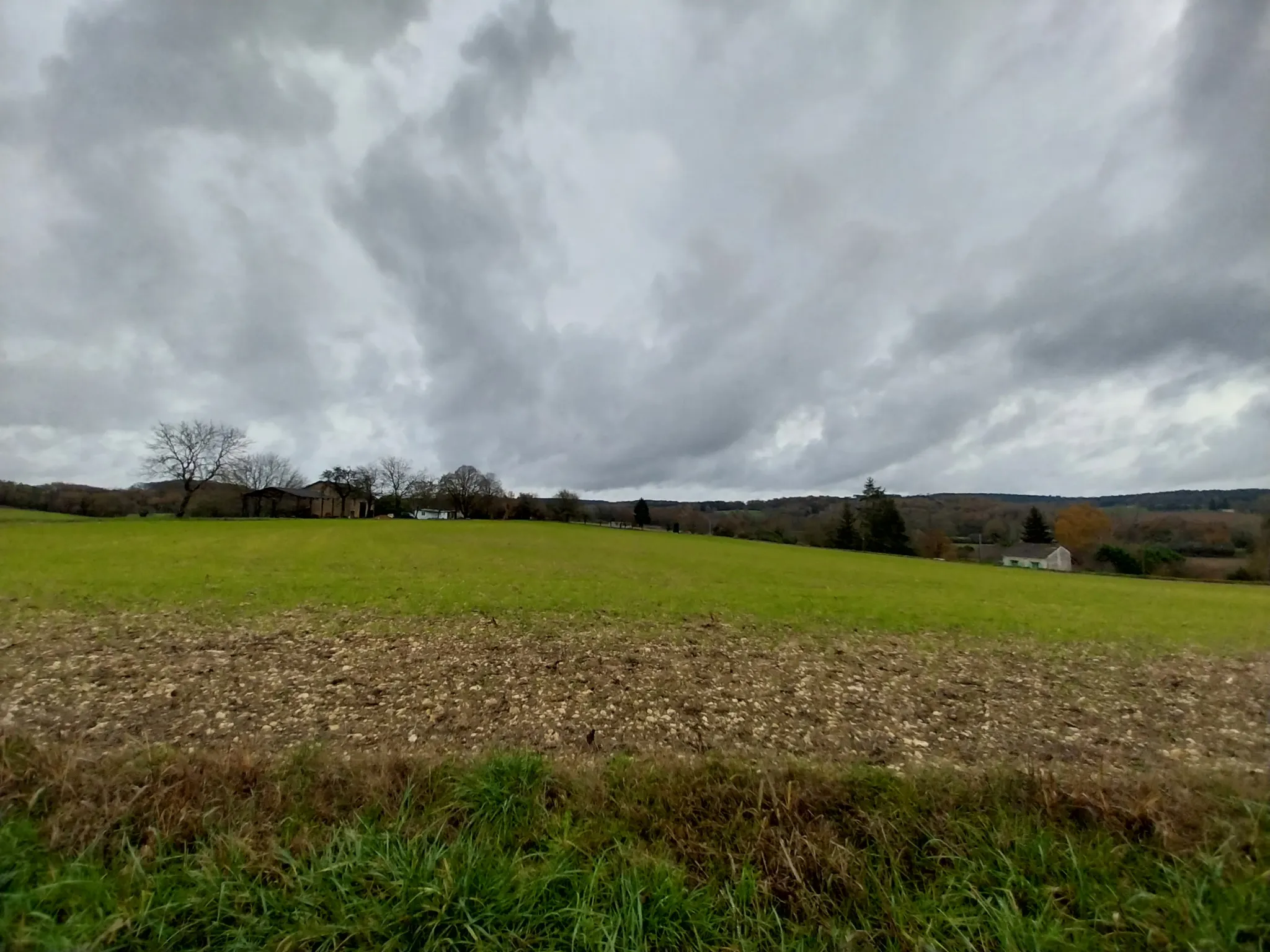 Terrain à vendre de 1,8 hectare à Agonac - Vue sur la vallée 