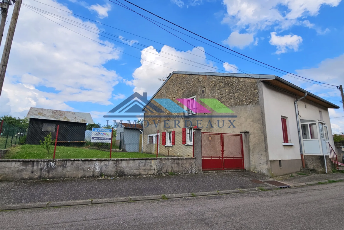 Maison de Village avec Potentiel d'Extension à Chenevières 