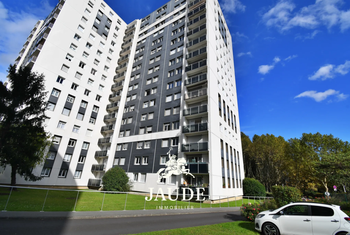 F3 de 71m² avec balcon et parking à Clermont-Ferrand 