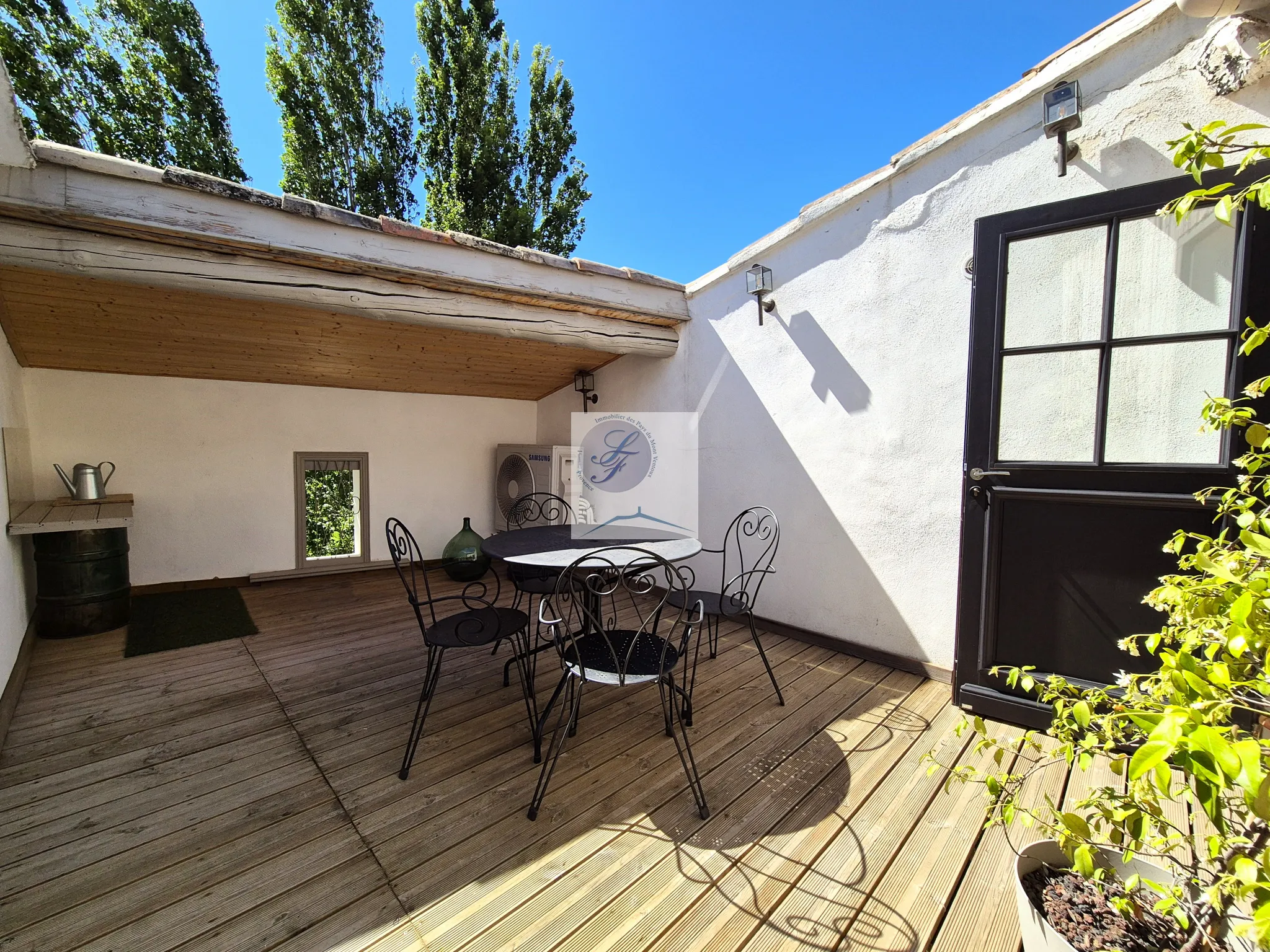 Appartement T3 lumineux à Bédoin avec terrasse et cave 