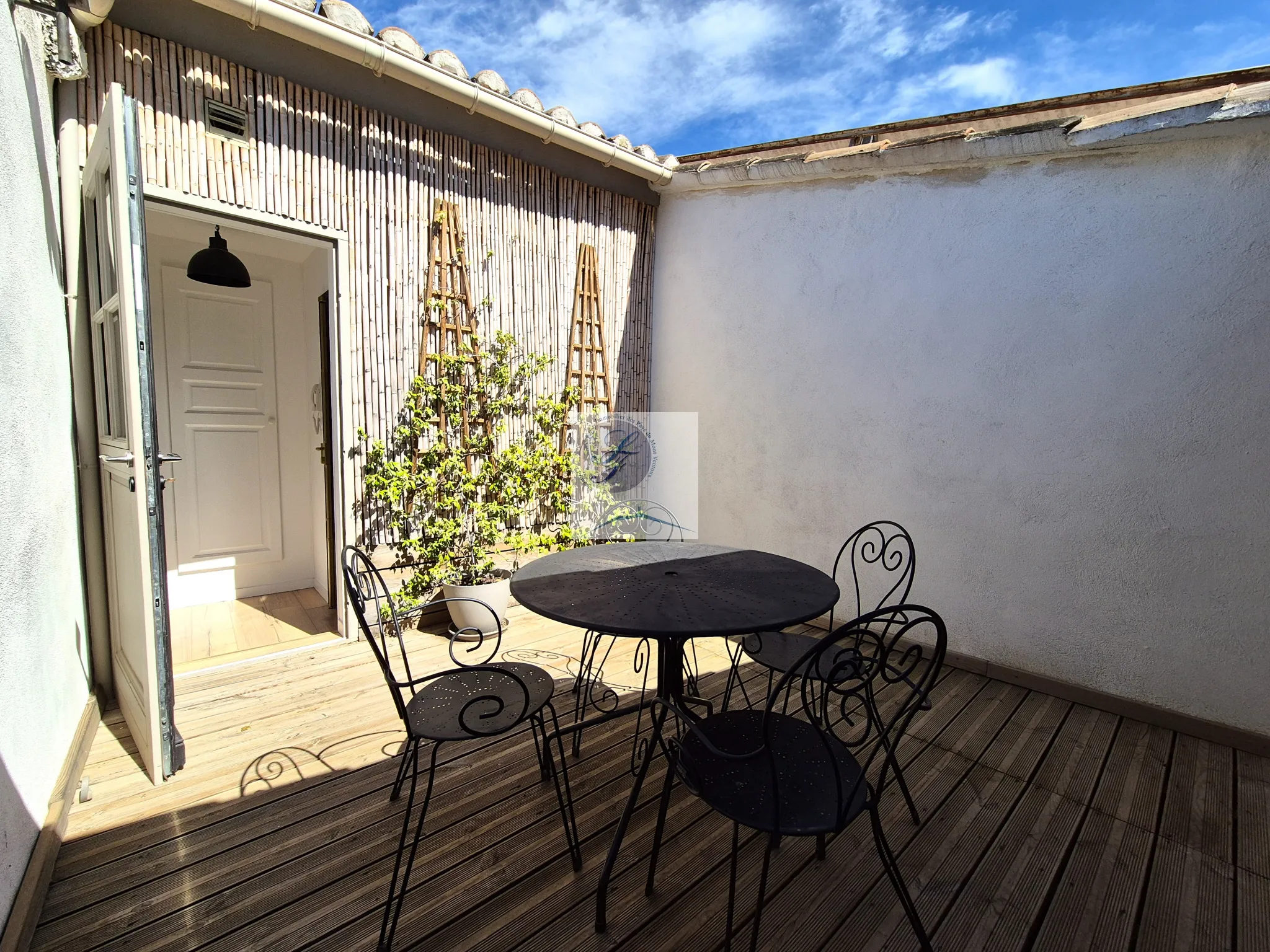 Appartement T3 lumineux à Bédoin avec terrasse et cave 