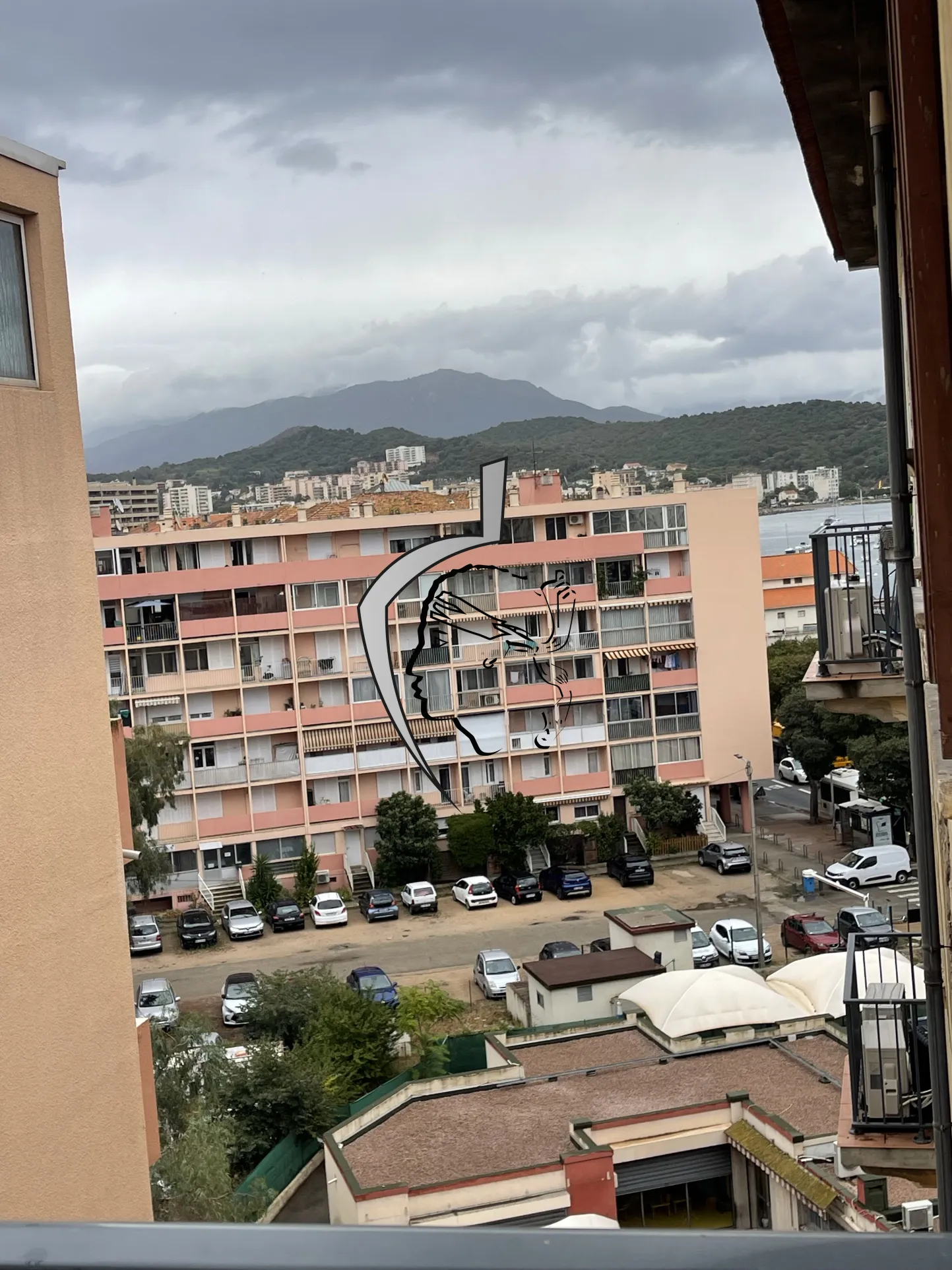 À vendre : appartement deux pièces rénové à Ajaccio 