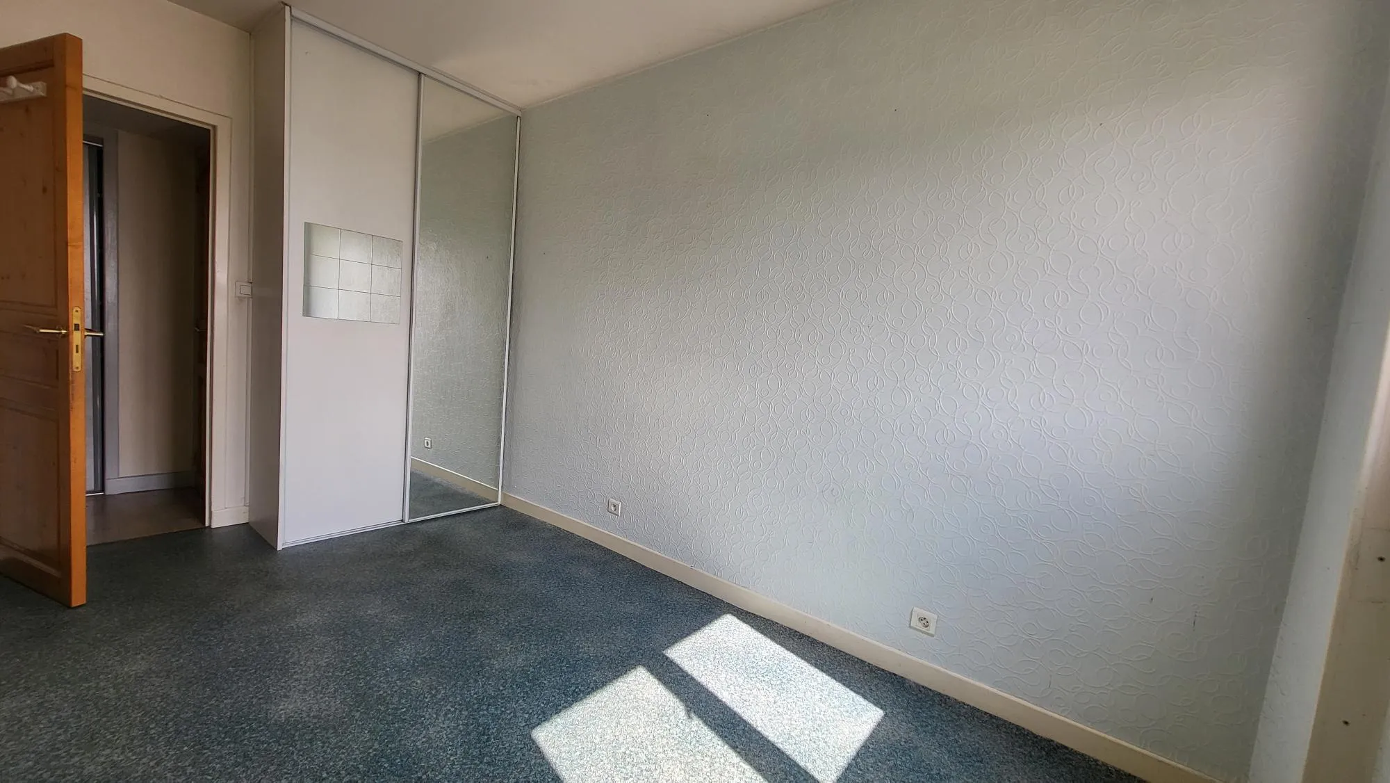 Appartement T4 lumineux à Beaumont avec garage 