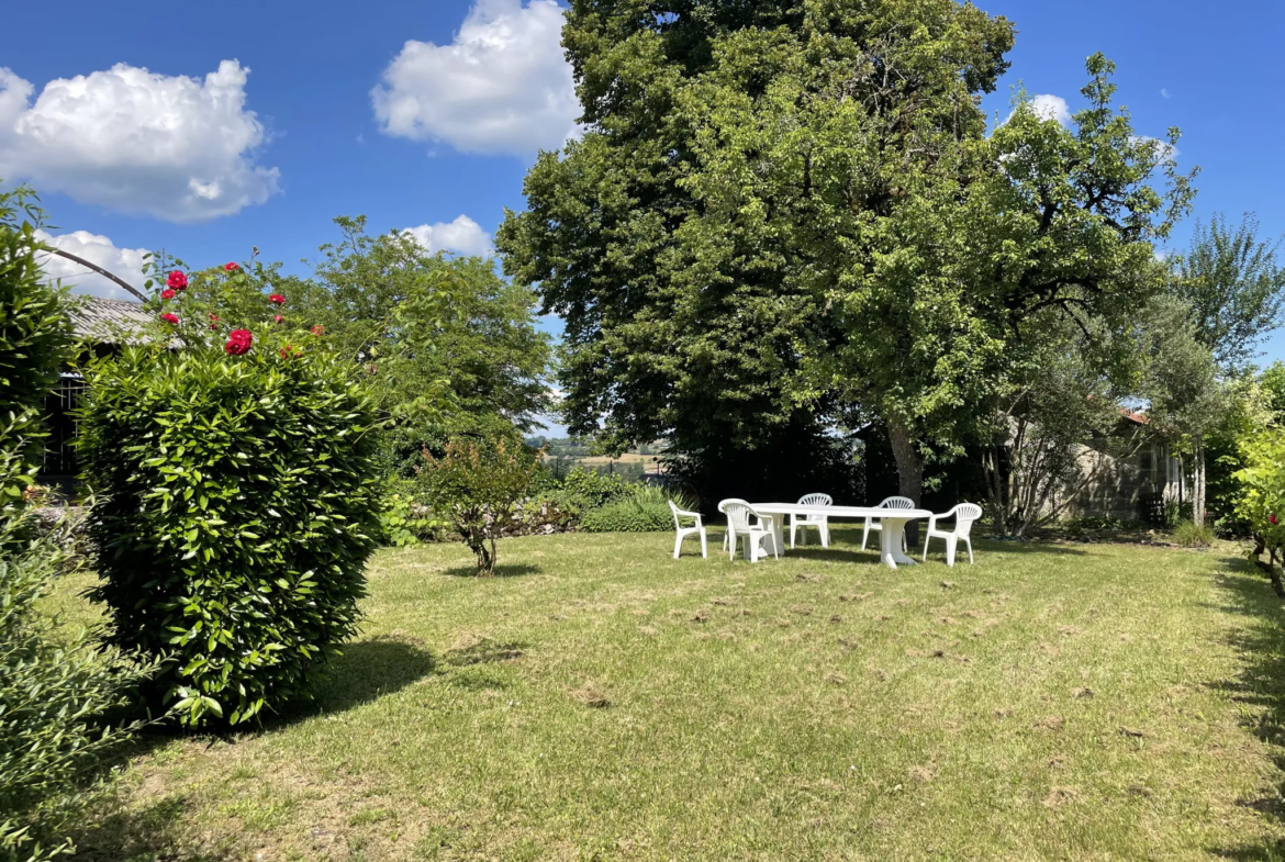 Maison de caractère à vendre à Jugeals-Nazareth - 75 m² 