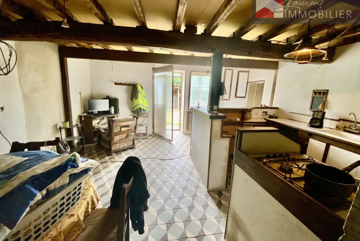 A vendre à Sermoyer : Maison avec 2 chambres et jardin arboré 