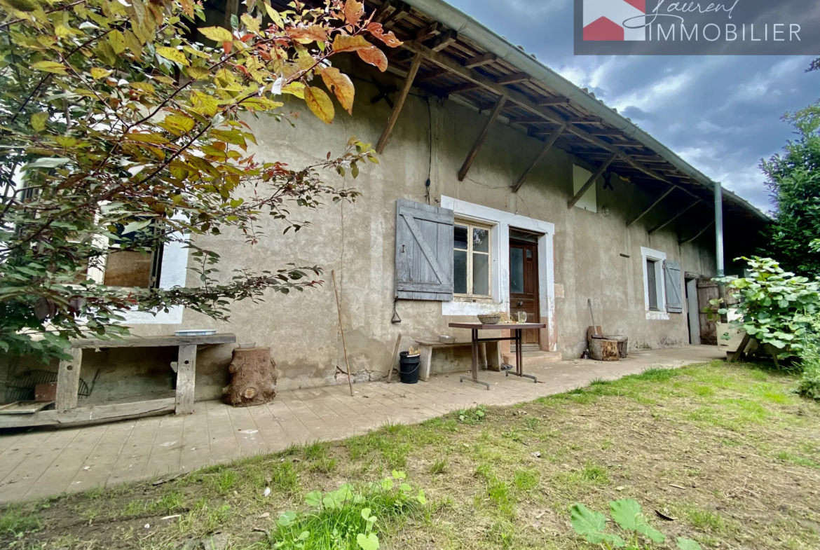 A vendre à Sermoyer : Maison avec 2 chambres et jardin arboré 