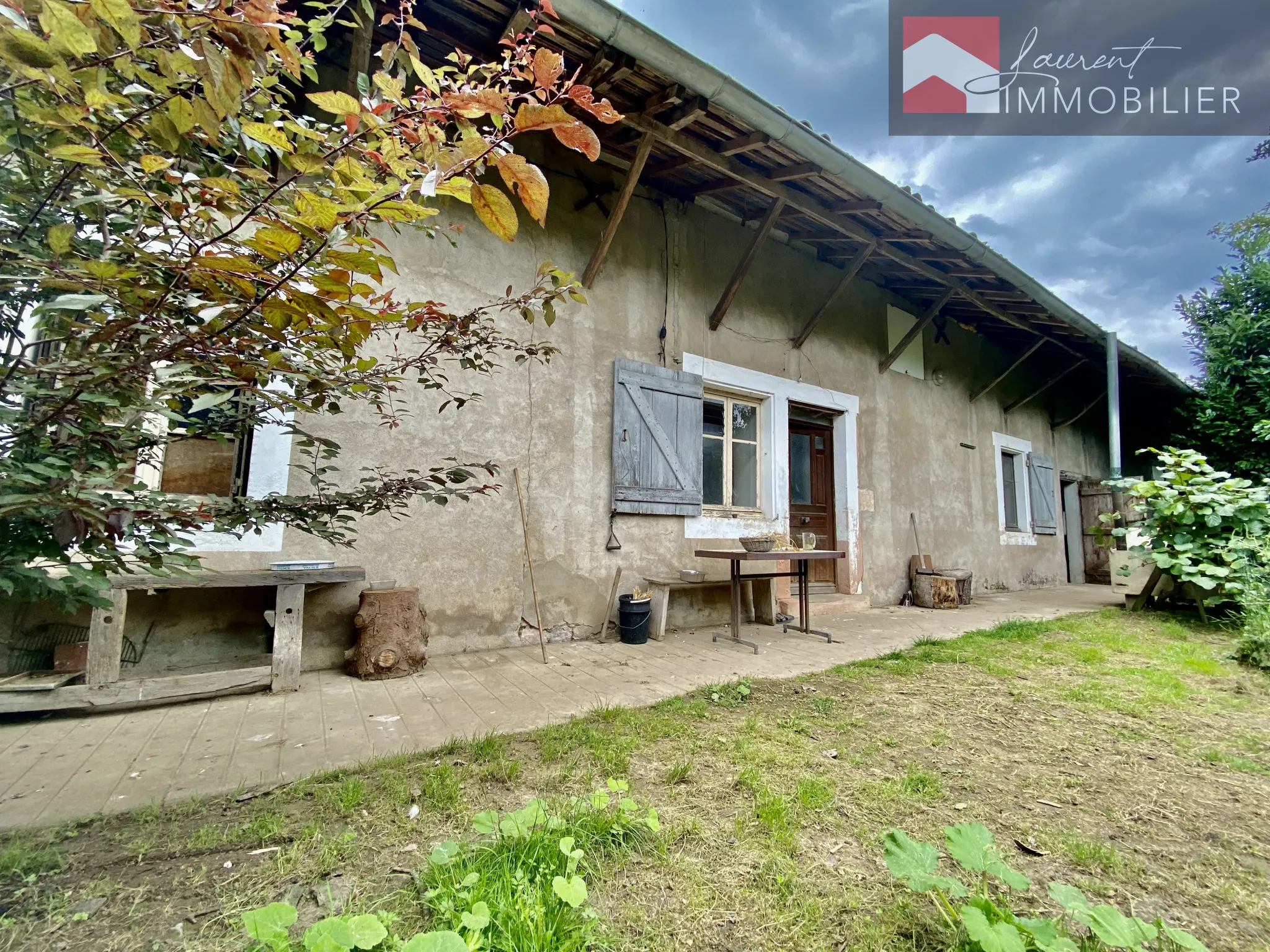 A vendre à Sermoyer : Maison avec 2 chambres et jardin arboré 