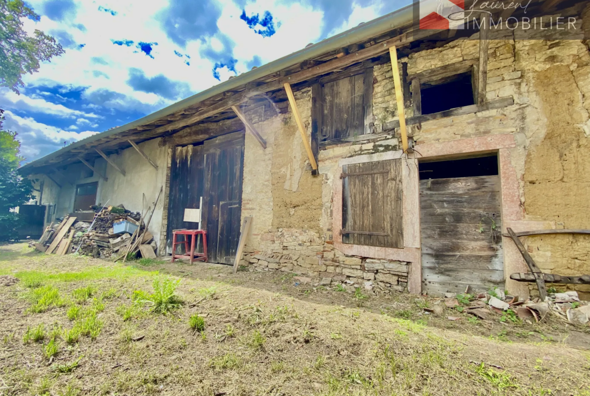 A vendre à Sermoyer : Maison avec 2 chambres et jardin arboré 