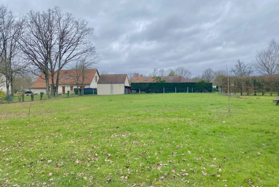 Terrain à bâtir de 1176 m² à Mereau Nord – Vente 