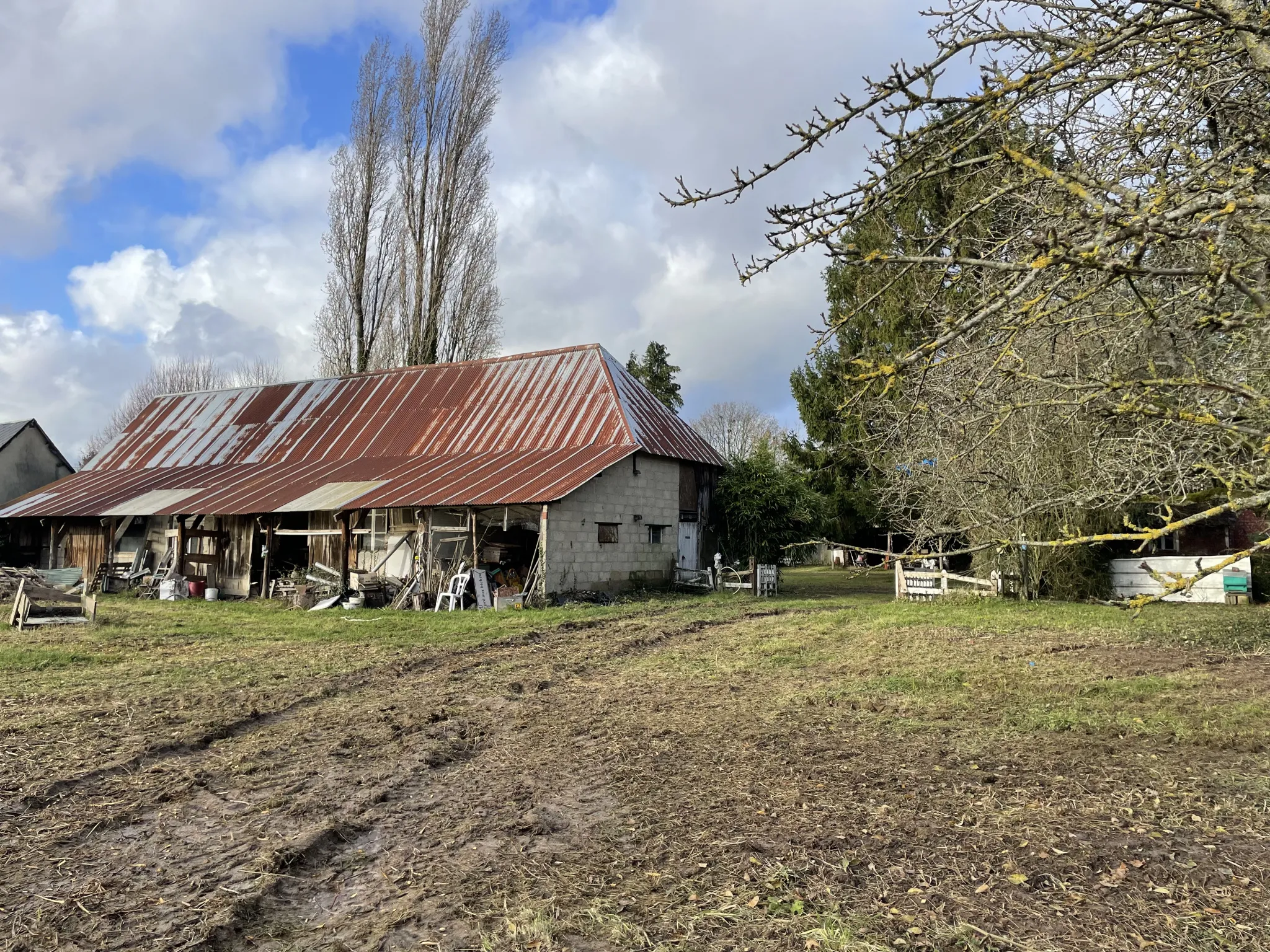 Propriété ancienne à rénover à Lyons la forêt, 294 000 € 