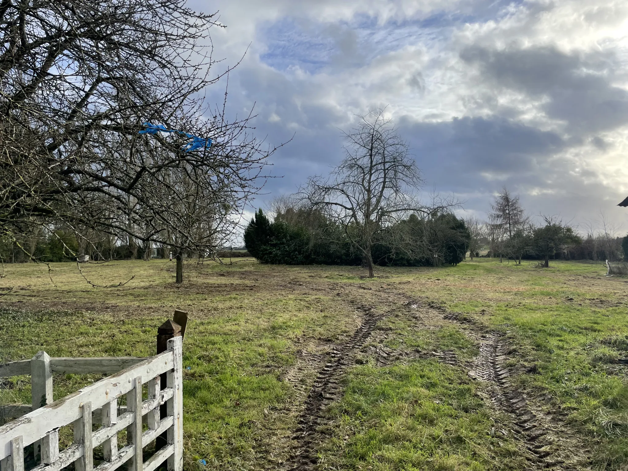 Propriété ancienne à rénover à Lyons la forêt, 294 000 € 