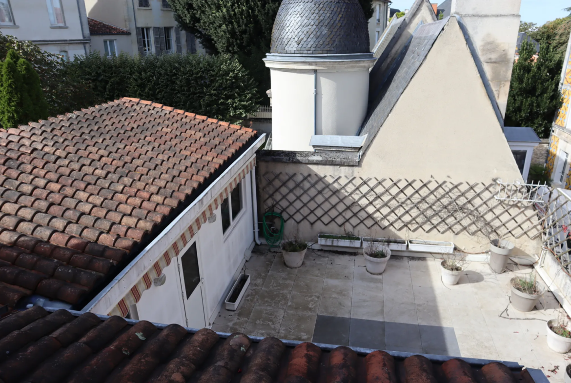 Maison de ville à moderniser à Cognac, proche de la Place François 1er 