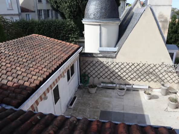 Maison de ville à moderniser à Cognac, proche de la Place François 1er