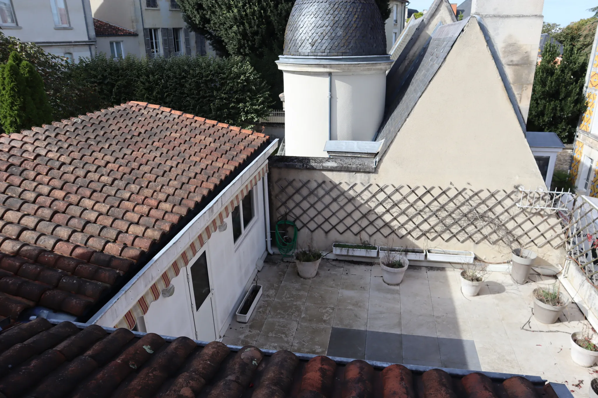 Maison de ville à moderniser à Cognac, proche de la Place François 1er 