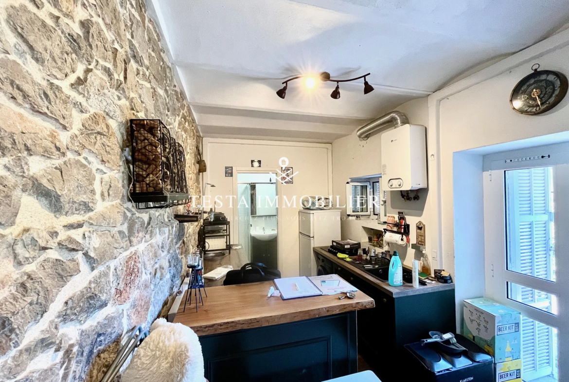 À vendre : Appartement 2 pièces rénové à Menton, 26 m² 