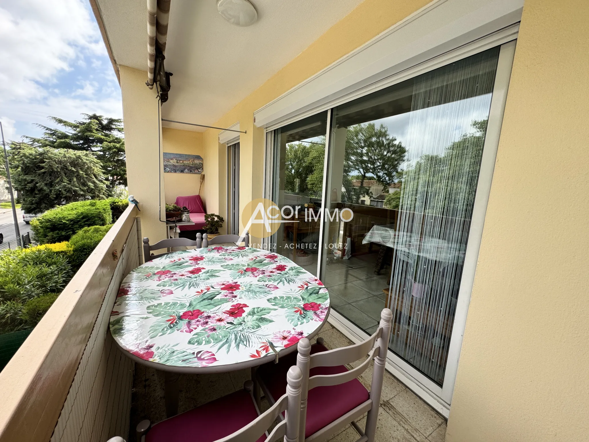 Appartement lumineux de 68 m² à Sanary-sur-Mer avec terrasse et parking 