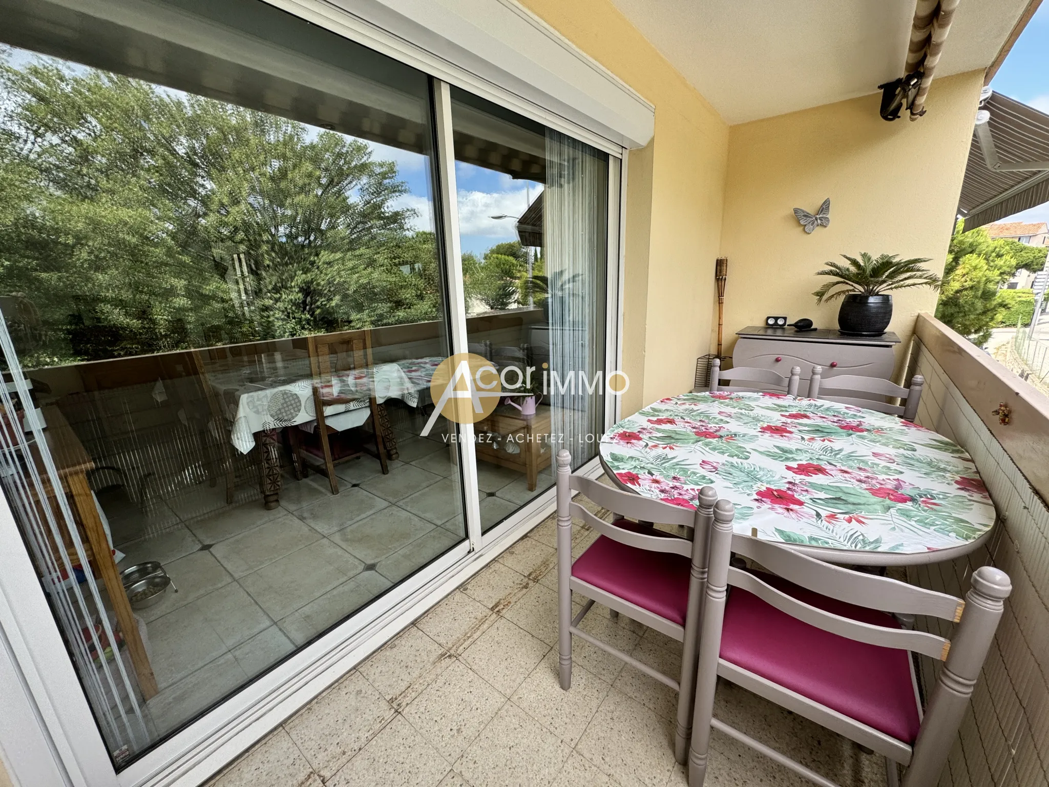 Appartement lumineux de 68 m² à Sanary-sur-Mer avec terrasse et parking 