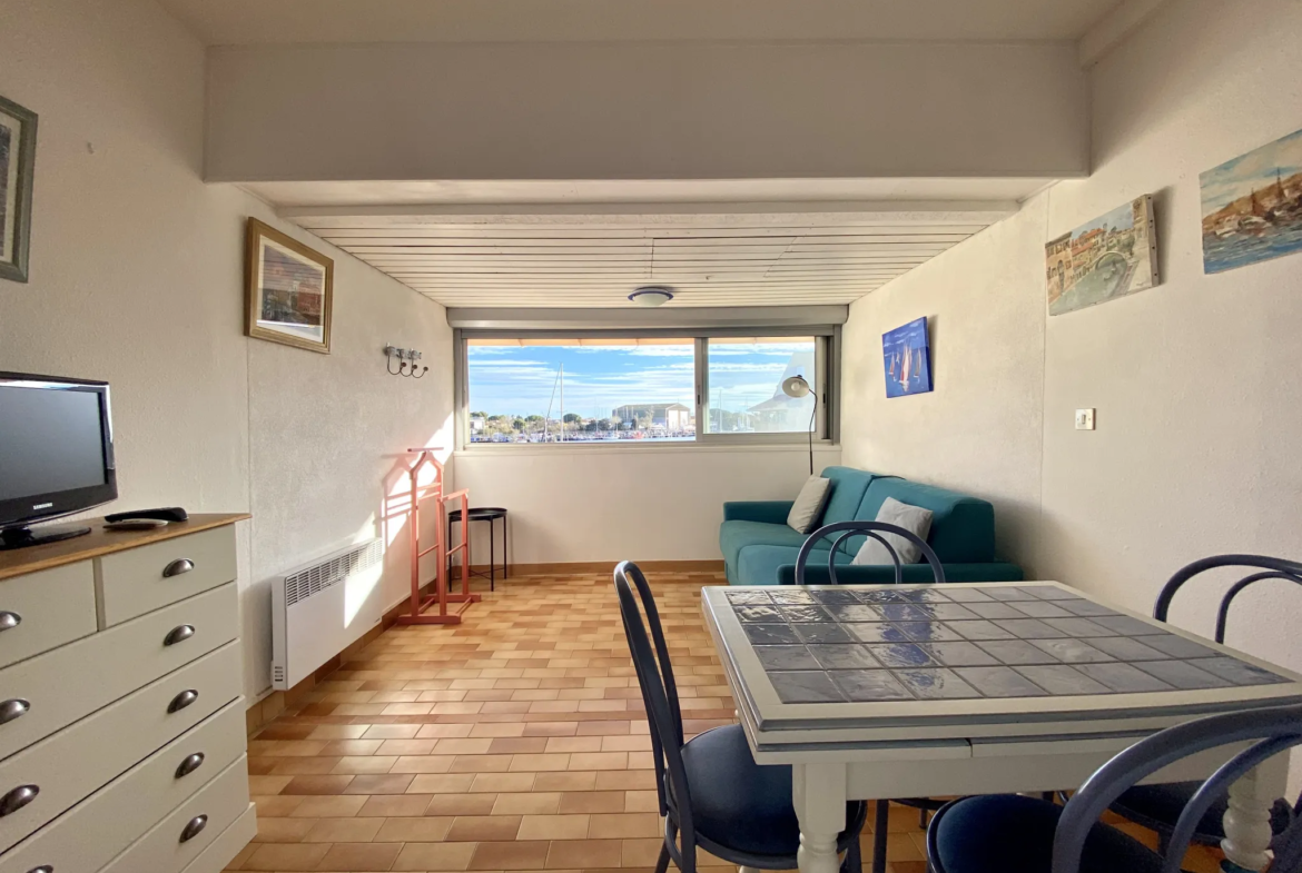 Studio Cabine au Bord de Mer avec Vue sur l'Hérault à Agde 